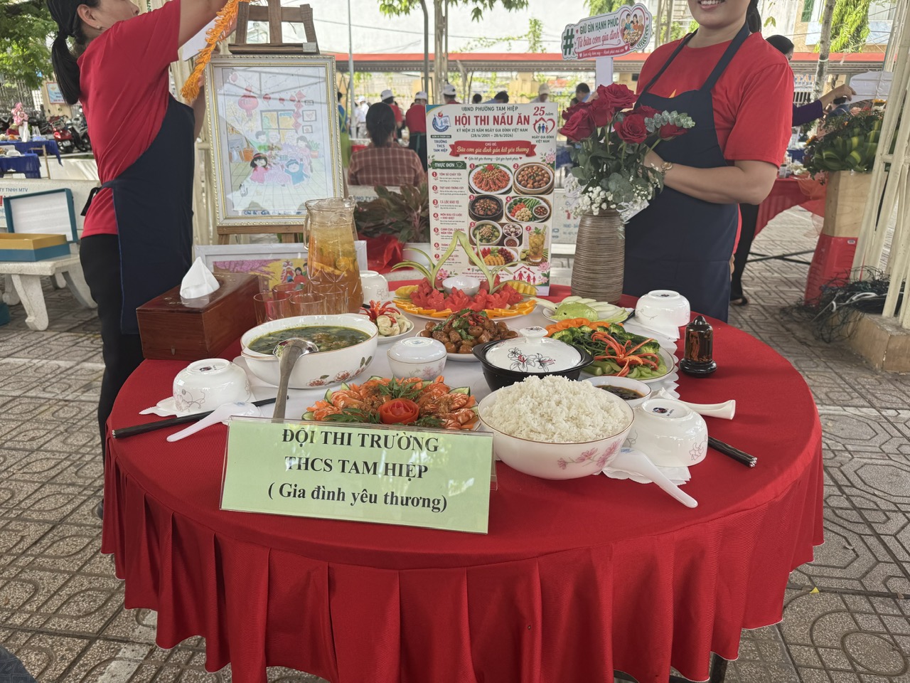 mâm cơm THCS Tam Hiệp